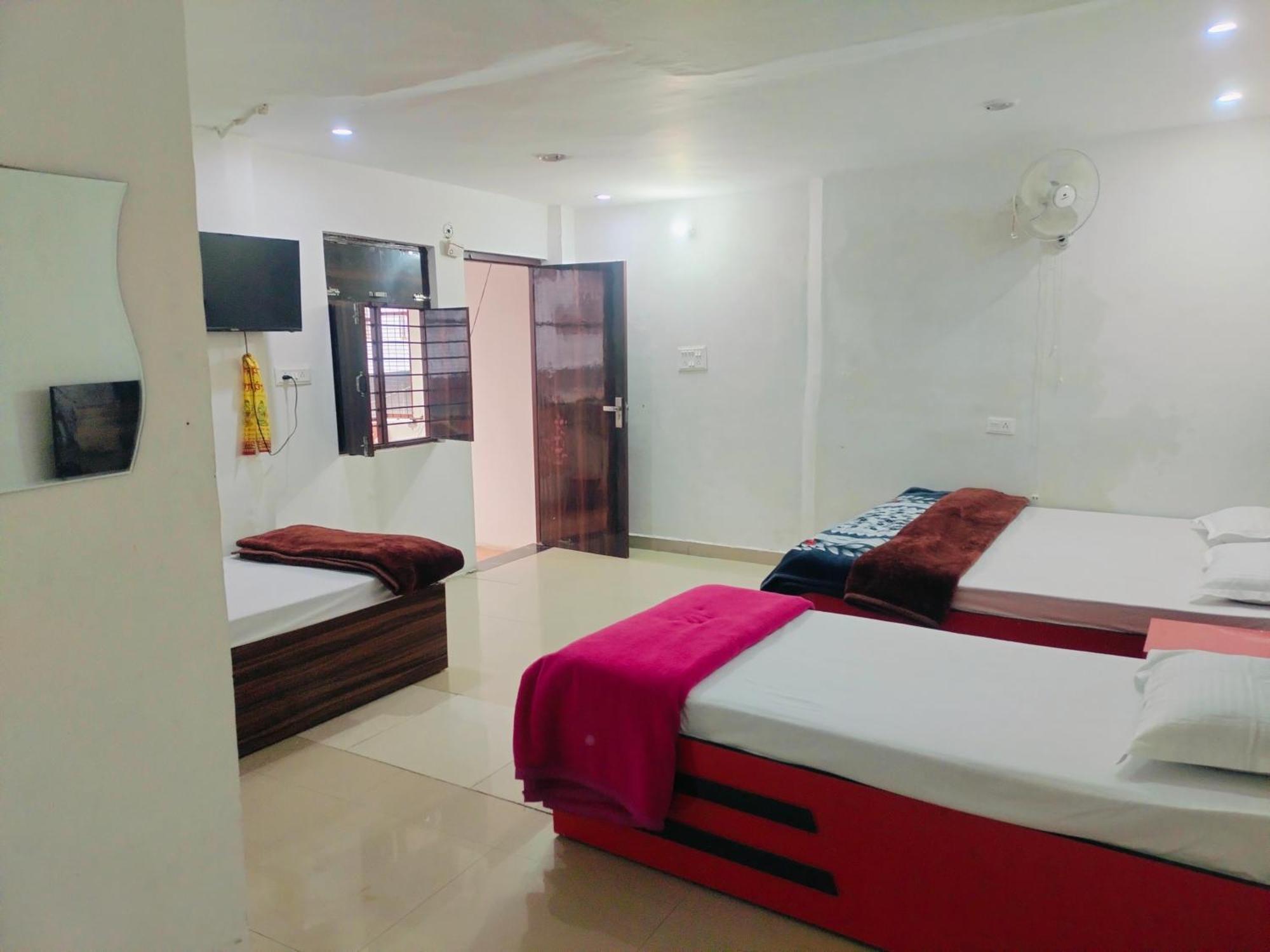 Amit Guest Innn Vrindavan Ngoại thất bức ảnh