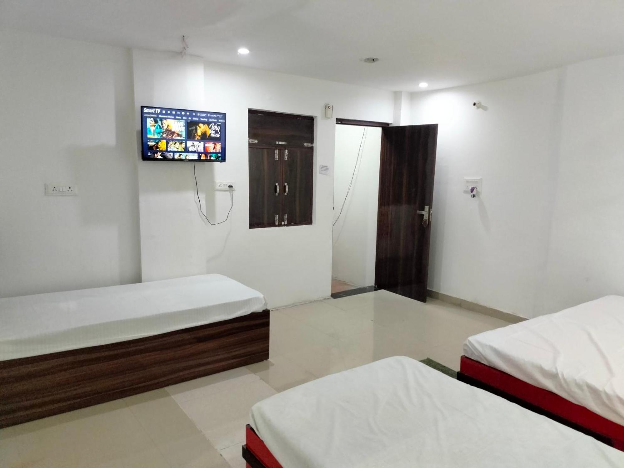 Amit Guest Innn Vrindavan Ngoại thất bức ảnh