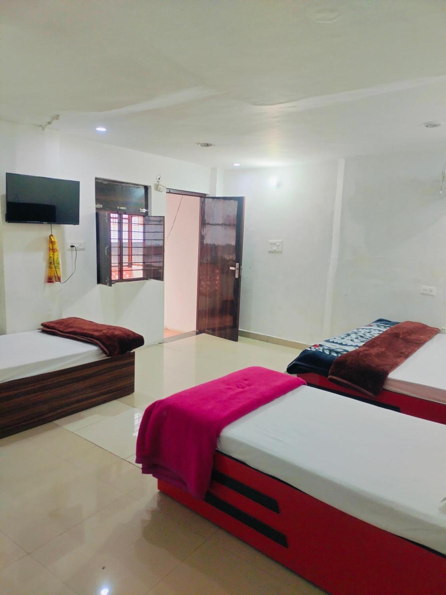 Amit Guest Innn Vrindavan Ngoại thất bức ảnh